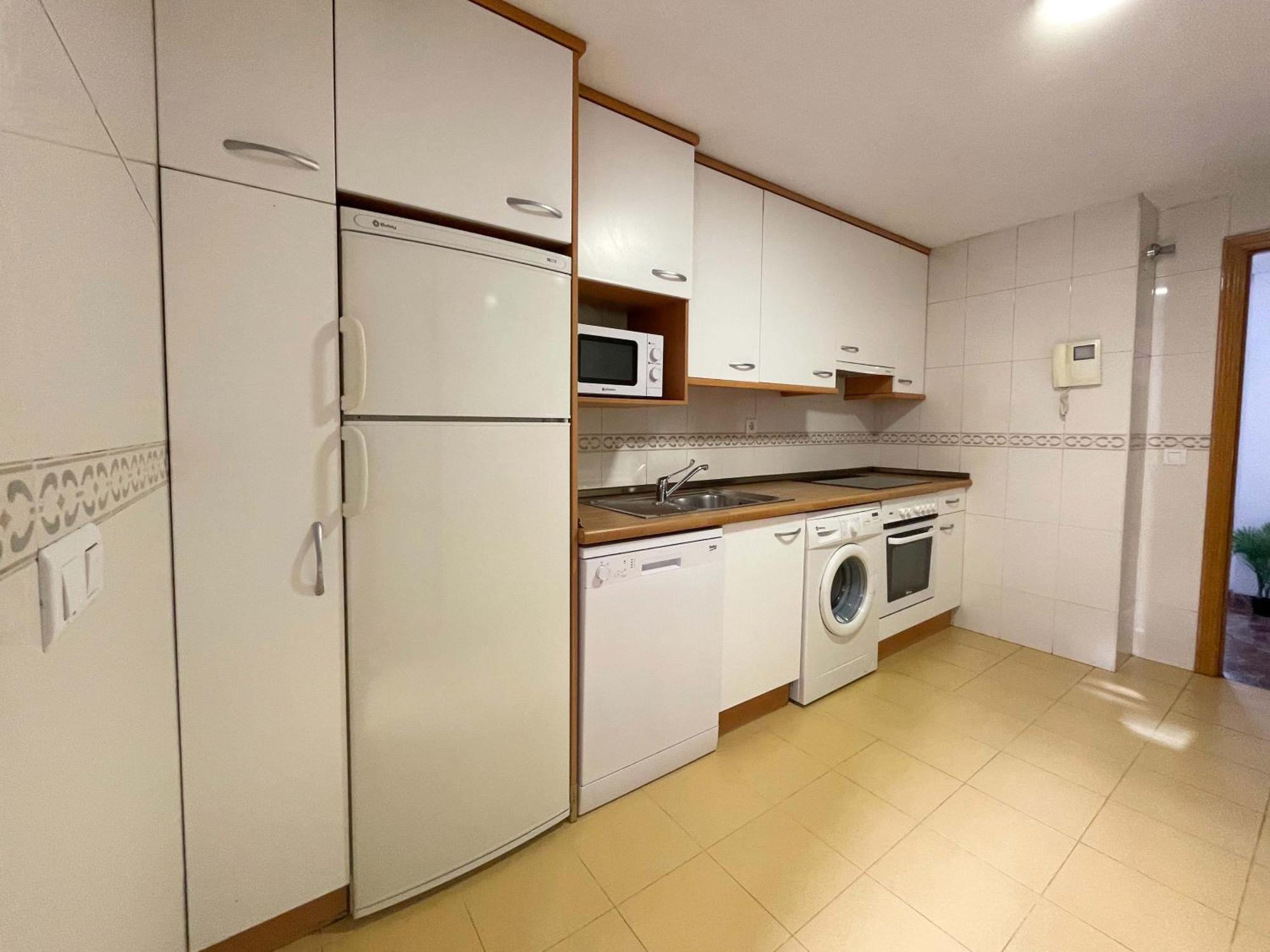 Apartamentos El Pilar Suites 3000 Сарагоса Экстерьер фото