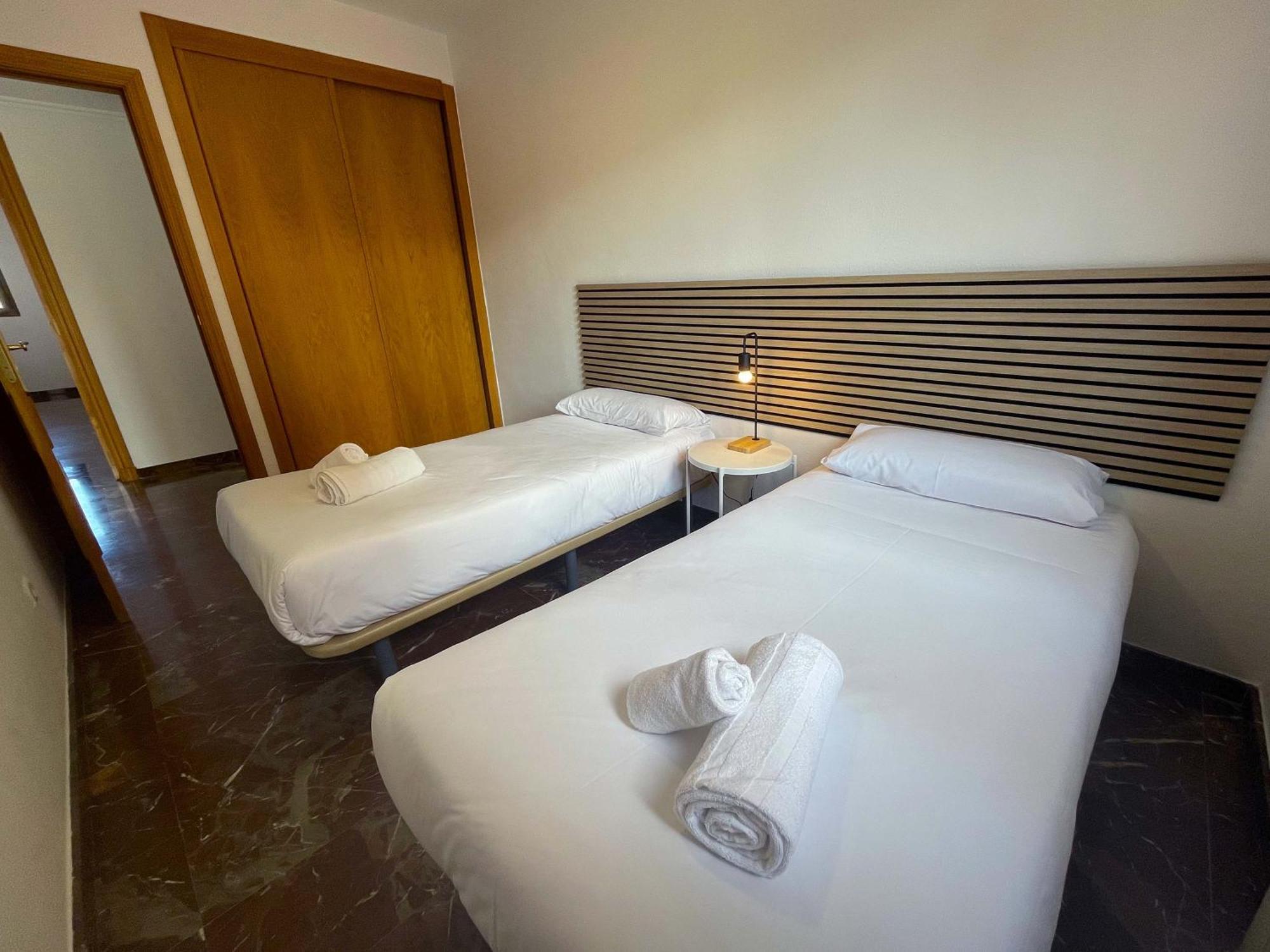 Apartamentos El Pilar Suites 3000 Сарагоса Экстерьер фото