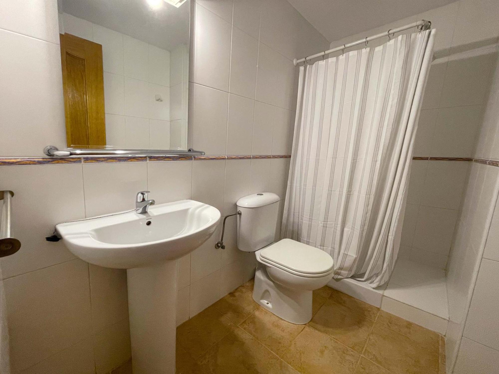 Apartamentos El Pilar Suites 3000 Сарагоса Экстерьер фото