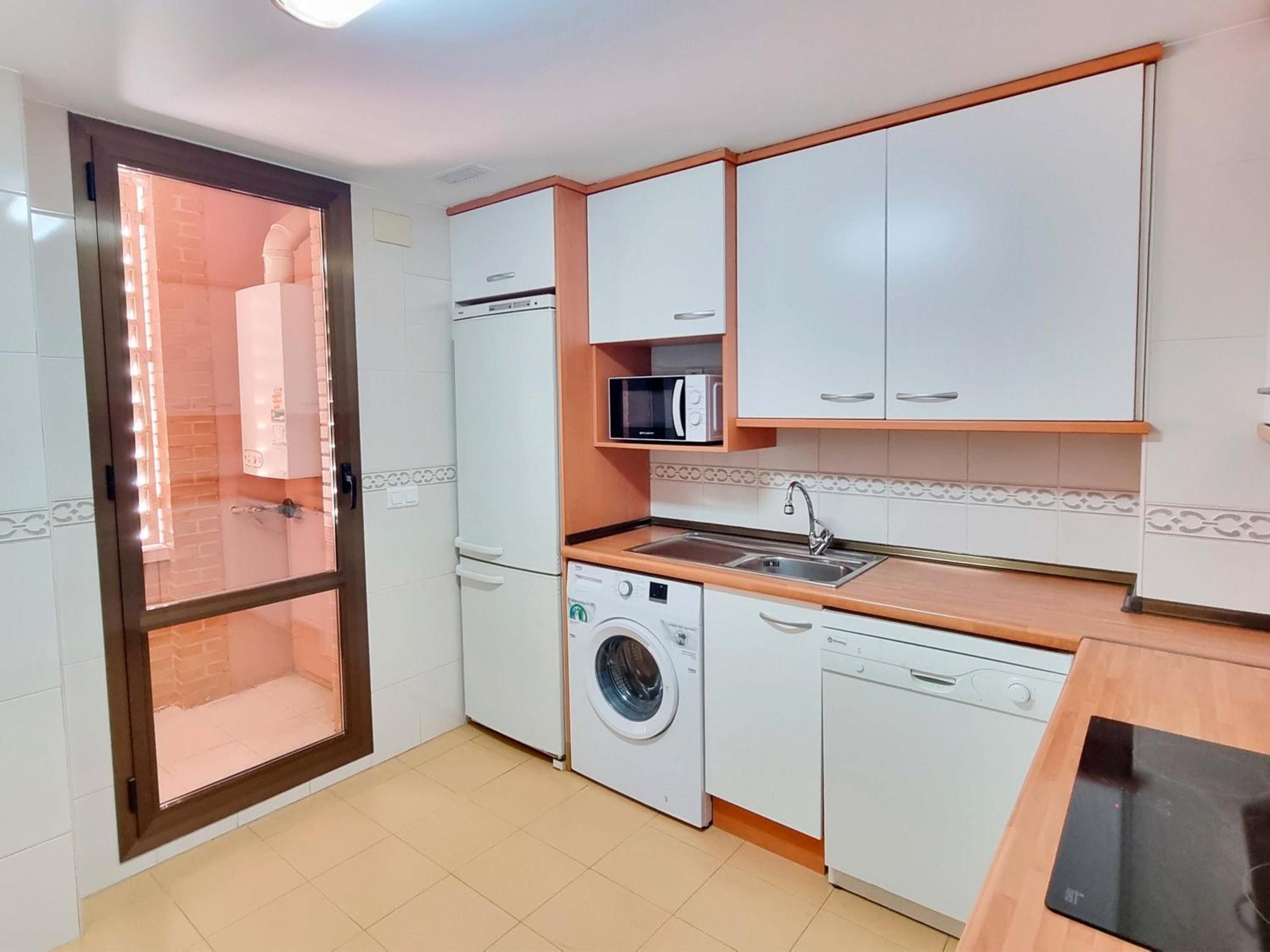 Apartamentos El Pilar Suites 3000 Сарагоса Экстерьер фото
